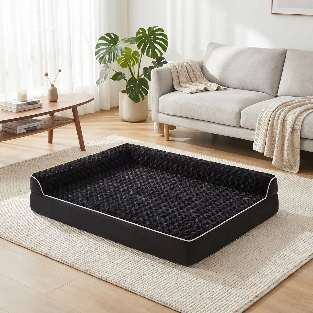 Lit-pour-grand-chien-orthopédique-xxl avec traversin intégré,antidérapant-imperméable-déhoussable-lavable en machine-résistant aux griffes et morsures  pour grand chien et chiot jusqu'à 50 kg max-en velours côtelé et 100% Coton PP et deux traversins cylindriques rembourré en forme de L de couleur gris pour un effet apaisant et sécurisant-gros plan de sur le lit orthopédique noir en taille xl et xxl épais avec tranversin en L rembourré 100% coton ergonomique pour les grands chiens et chiots