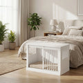 Meuble-niche-pour-chien-petit et moyenne taille-cage-100 cm en bois clair naturel pour la console et porte en bois, 3 portes avec porte coulissante avant en barreaux acier robuste et deux portes latérales en bois et barreaux blanc, capacité de charge jusqu'à 100 kg, rectangulaire et design moderne, imperméable et robuste avec serrures anti fuite pour chiot et chien de 0 à 25 kg-gros plan sur le meuble niche pour chiot et chien avec porte à barrreaux avant ouverte