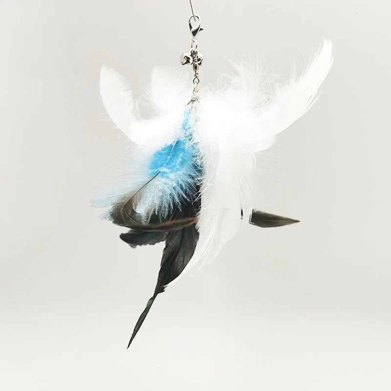 Baguette plume oiseau pour chat avec plumes blanches, bleues et noires suspendue pour jeu interactif