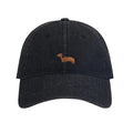 Casquette teckel brodée en noir avec un motif brodé de teckel sur le devant