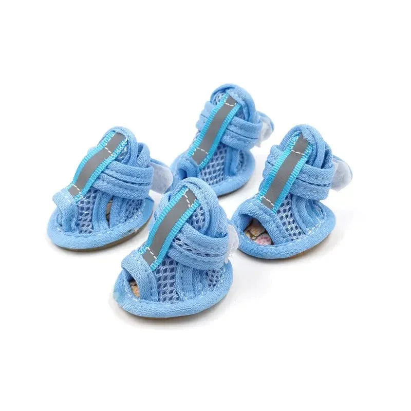 Chaussures été chien bleu clair en maille respirante avec bandes réfléchissantes par Oscar et Plume