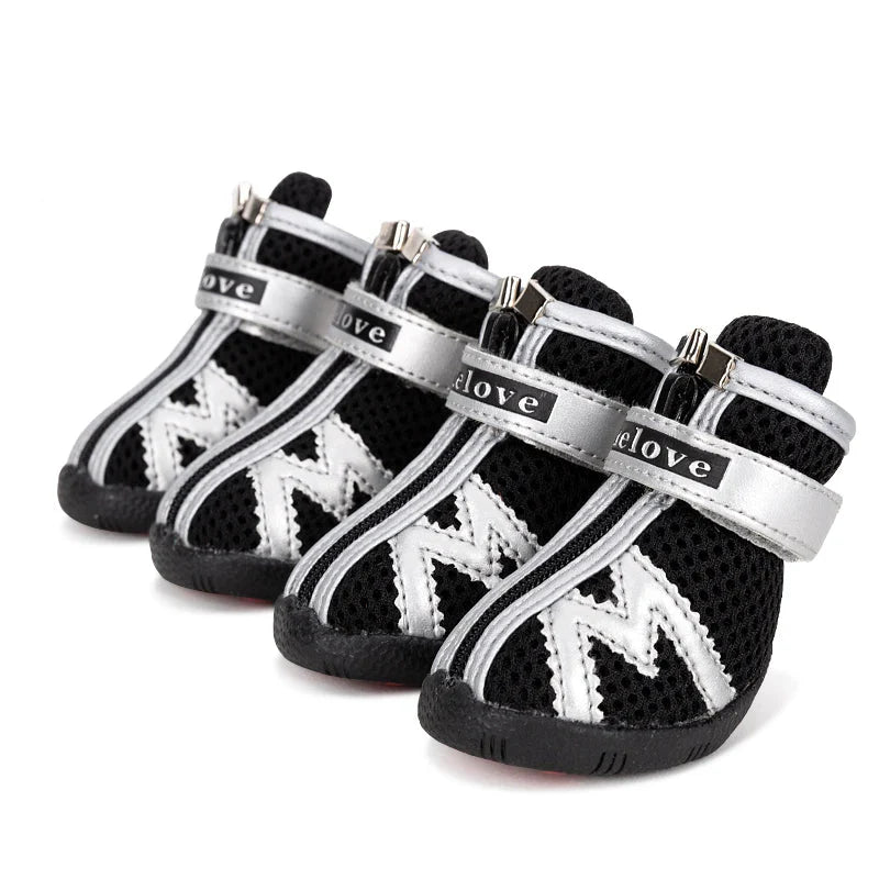 Chaussures imperméables pour chien noires et grises avec fermeture velcro de la marque Oscar et Plume