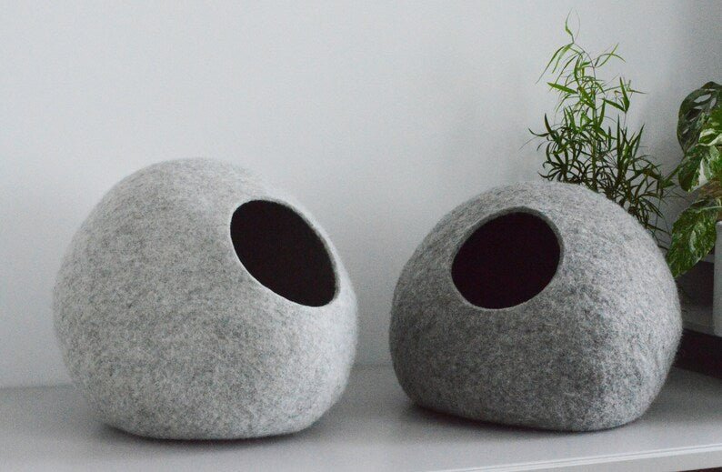 Cocon en laine feutrée pour chat - Panier confortable artisanal