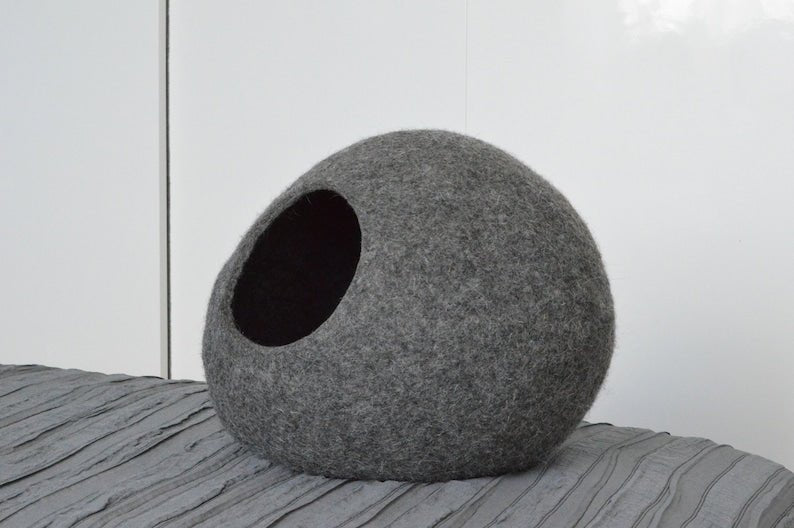Cocon en laine feutrée pour chat - Panier confortable artisanal