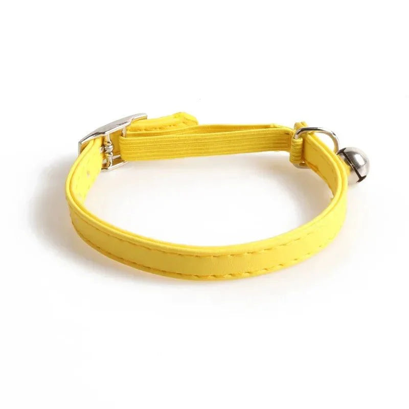 Collier anti étranglement chat jaune avec clochette et fermeture réglable Oscar et Plume