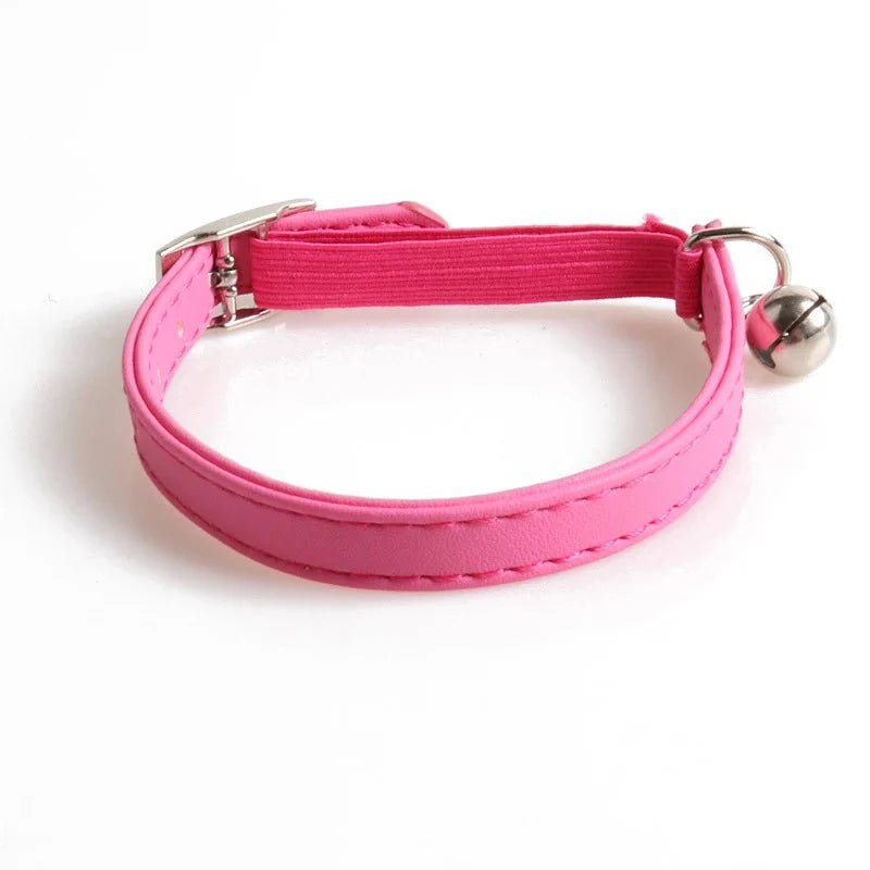Collier anti étranglement chat rose avec clochette et boucle réglable par Oscar et Plume