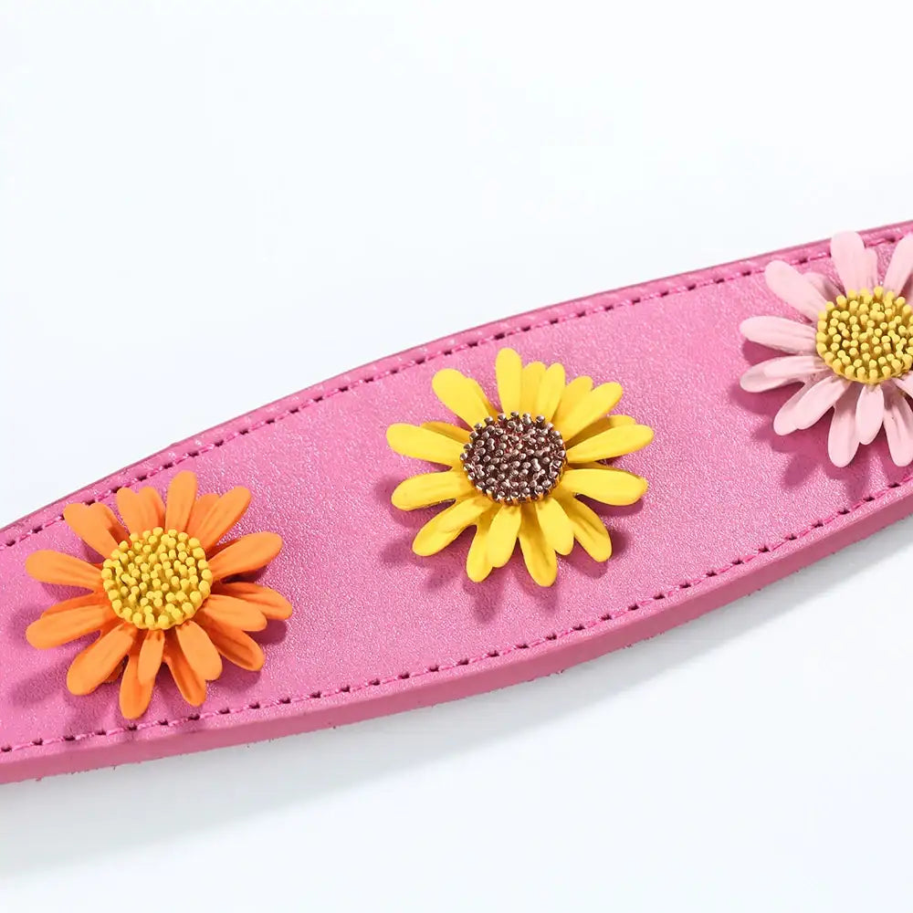 Collier Réglable En Cuir Avec Petite Marguerite Pour Chien