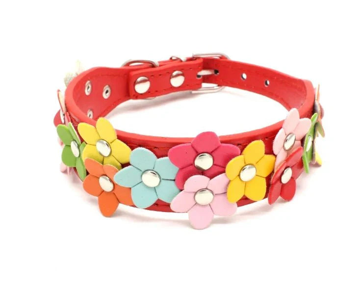 Collier chien fleurs colorées en cuir rouge avec fleurs décoratives multicolores Oscar et Plume