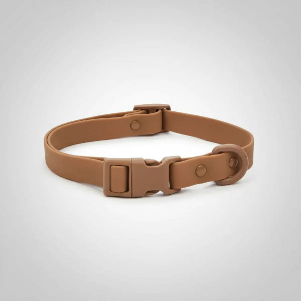 Collier chien PVC résistant de couleur marron avec boucle sécurisée by Oscar et Plume