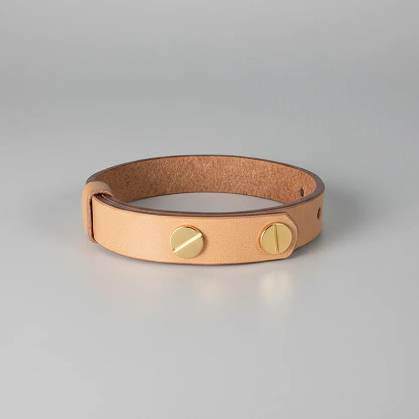 Collier en cuir fait main pour chat avec boutons dorés, élégant et durable