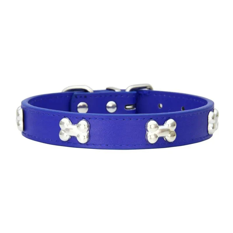 Collier os pour chien en cuir bleu avec motifs d'os en métal argenté par Oscar et Plume