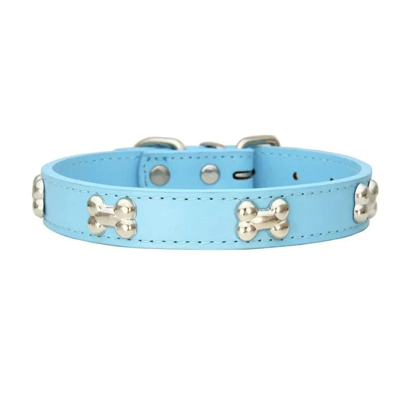 Collier os pour chien bleu clair en cuir avec décorations os en métal argenté de Oscar et Plume