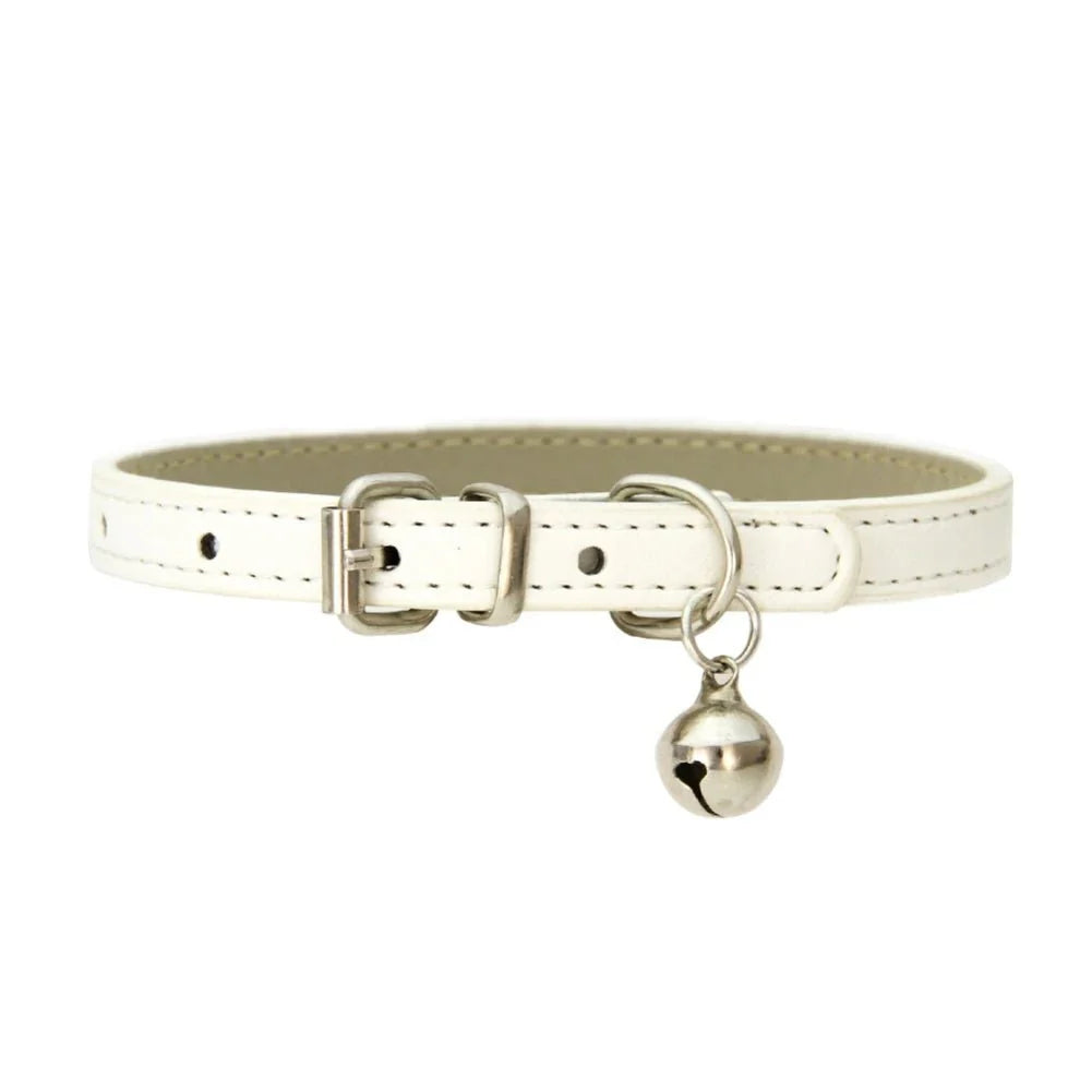 Collier pour chat avec clochette en cuir blanc, élégant et confortable pour les petits félins