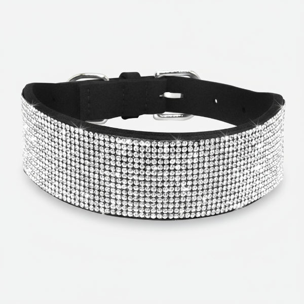 Collier strass pour chien avec une finition scintillante et un ajustement confortable en cuir noir