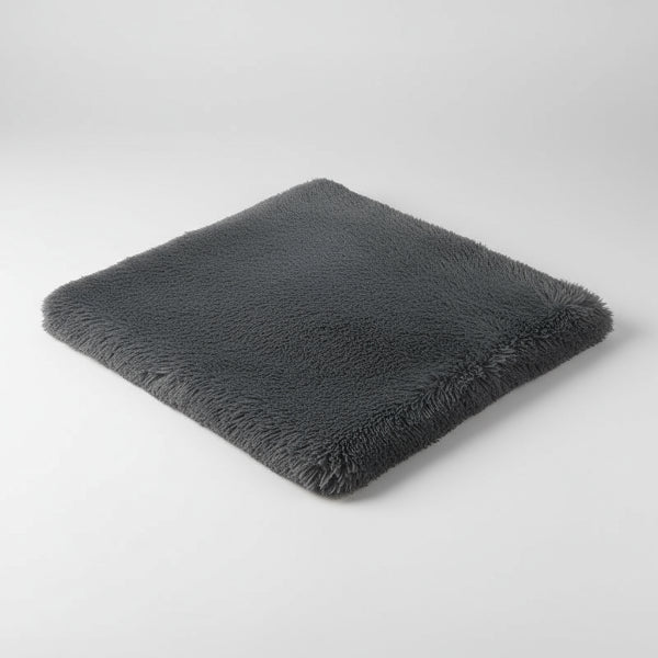 Coussin moelleux pour chien en gris, idéal pour le confort des animaux de compagnie