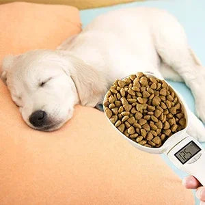 Balance cuillère doseuse pour croquettes chien et chat