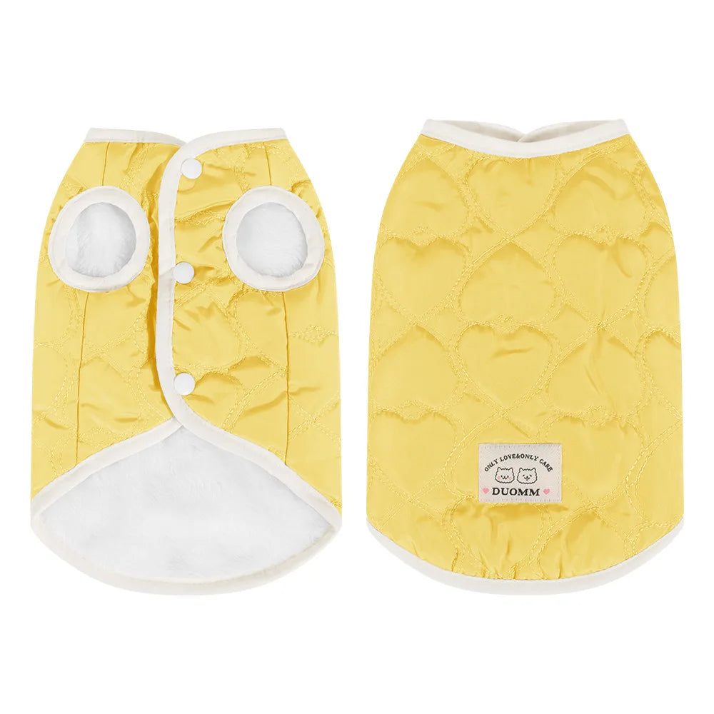 Gilet doublé pour chat jaune avec boutons et col, idéal pour le confort de votre animal