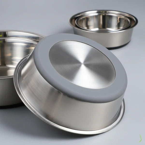 Gamelle chien inoxydable Oscar et Plume avec fond antidérapant en caoutchouc gris