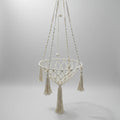 Hamac pour chat design suspendu en macramé avec franges de couleur beige par Oscar et Plume