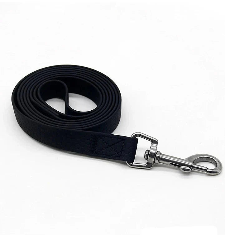 Laisse longue pour chien noire avec mousqueton métallique robuste signée Oscar et Plume