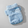 Manteau petit chien bleu clair en tissu doux et chaud avec col et manches courtes