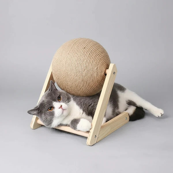 Boule à gratter en Sisal pour chat avec design attrayant, idéale pour le jeu et le grattage, fabriquée en bois durable.