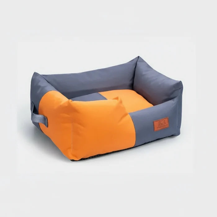 Panier imperméable pour chien gris et orange Oscar et Plume avec poignée de transport pratique