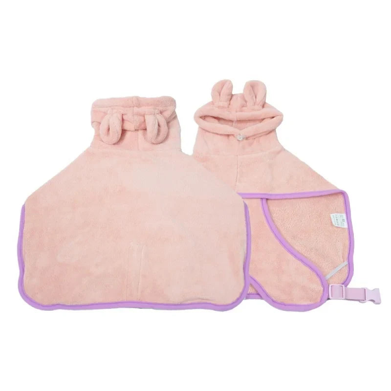 peignoir chien absorbant rose à capuche avec oreilles de lapin, bordure violette, tissu microfibre doux et sangle réglable