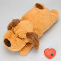 Peluche apaisante pour chien en forme de chien avec des yeux fermés et un doux pelage en orange