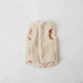 Pull pour teckel doux en fausse fourrure couleur beige avec boutons pour un style élégant