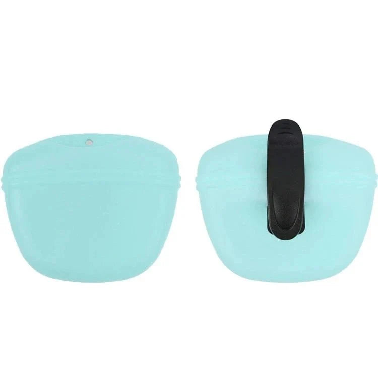 Sac à friandises chien bleu clair avec clip noir pour fixation pratique aux ceintures
