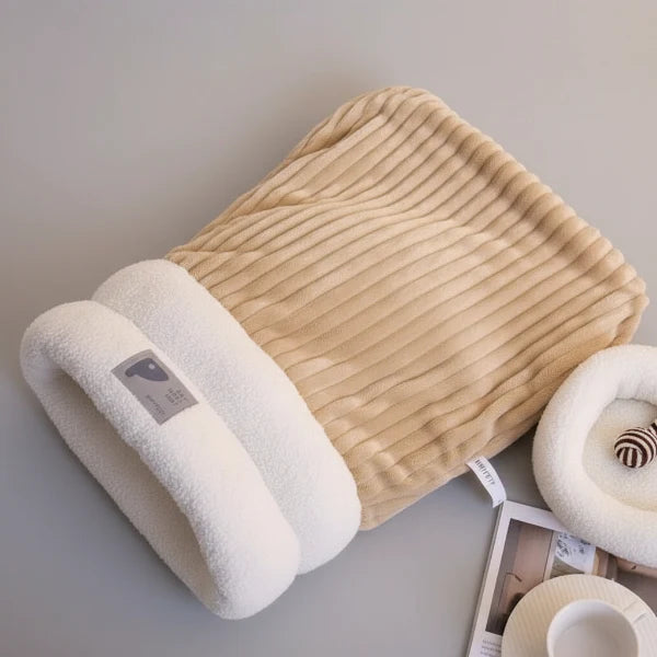 Sac de couchage chaud pour chat en peluche beige et douillet pour le confort des animaux