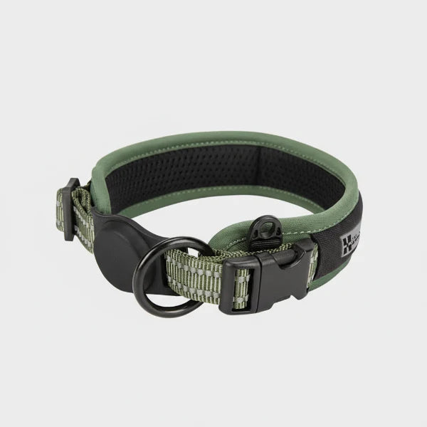 Collier AirTag pour chien vert avec boucle noire et rembourrage confortable vendu par Oscar et Plume