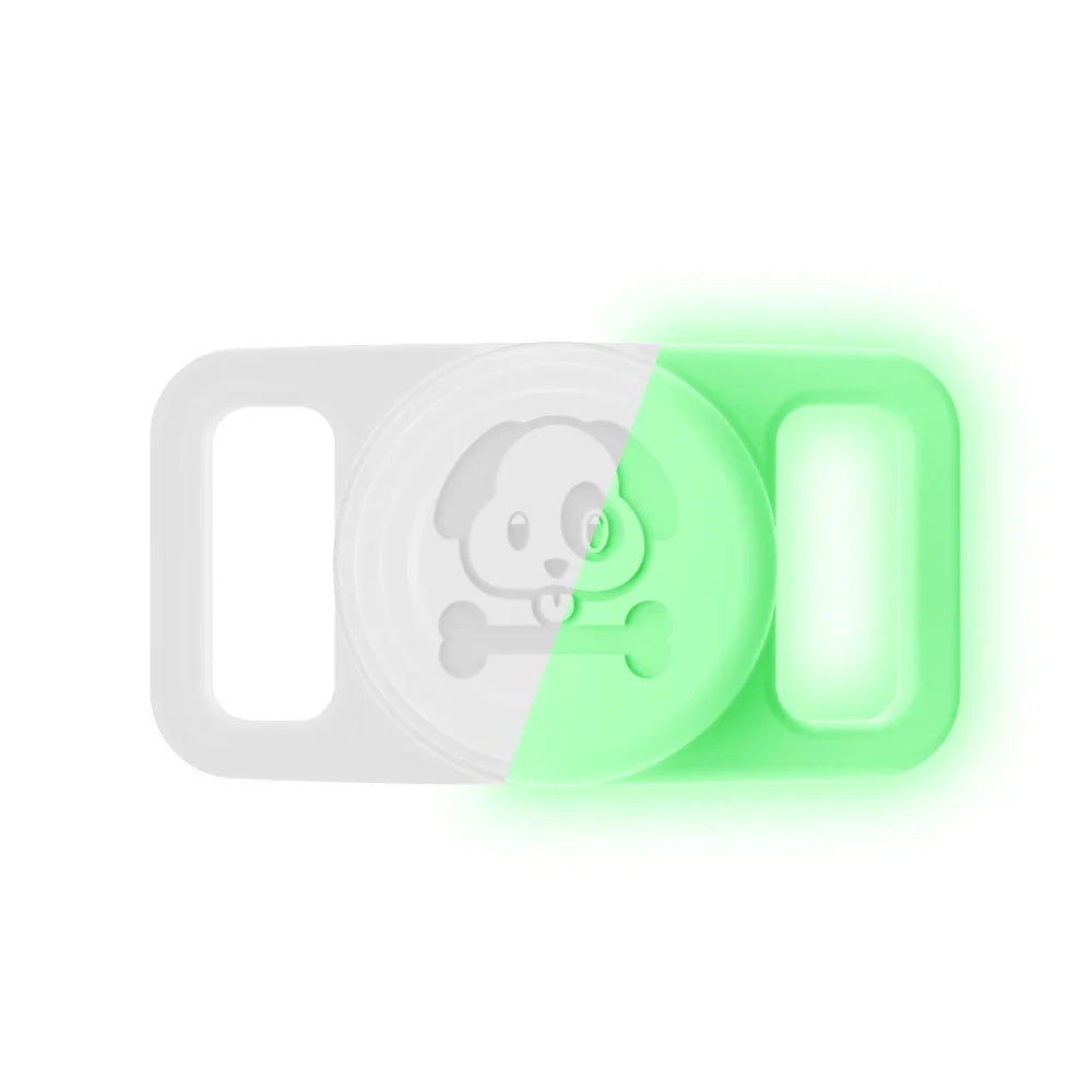 Support AirTag chien blanc avec motif chien et os pour attacher facilement à un collier