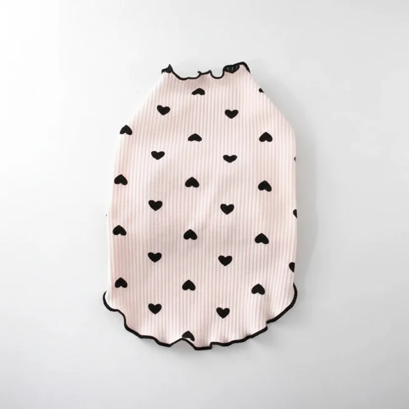 T-shirt coton pour petit chien à rayures roses avec motifs de cœurs noirs pour un look adorable