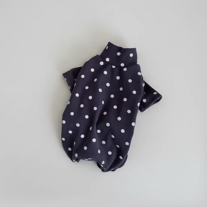 T-shirt en coton doux pour teckel à pois blancs sur fond noir, idéal pour le confort des animaux