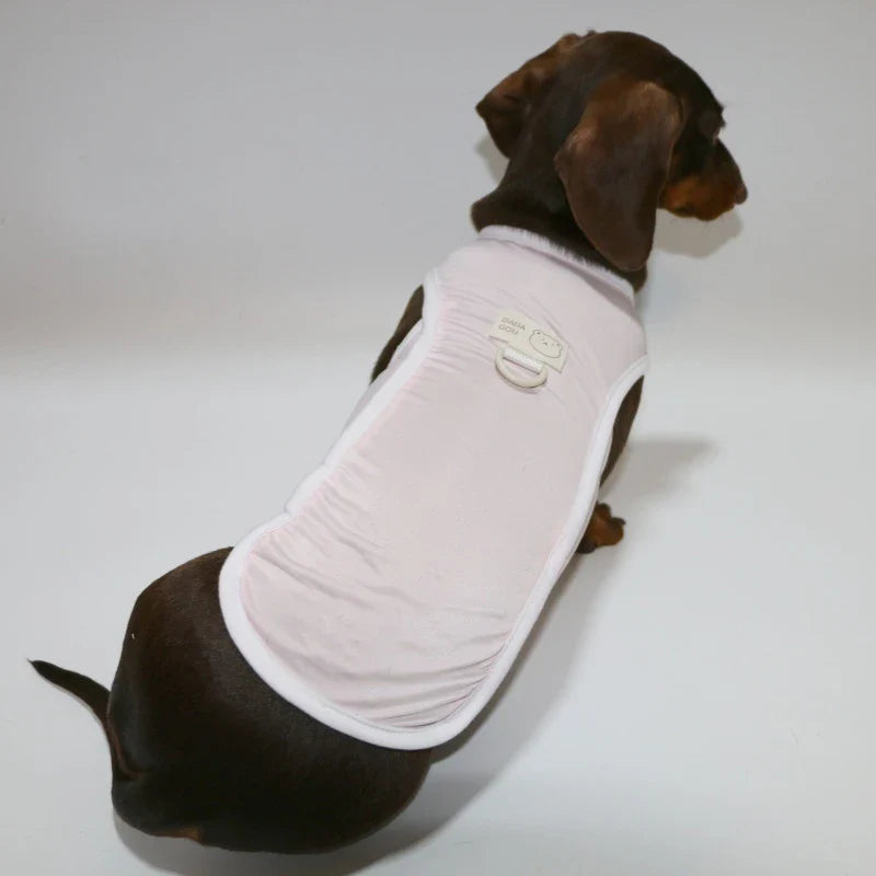 T-shirt pour teckel rose avec un design confortable pour les chiens de petite taille