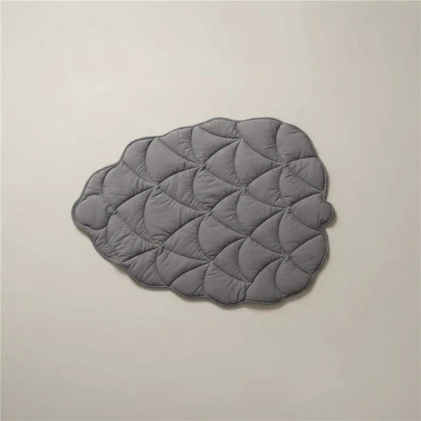 Tapis chat et chien gris foncé matelassé en forme originale pour un confort durable