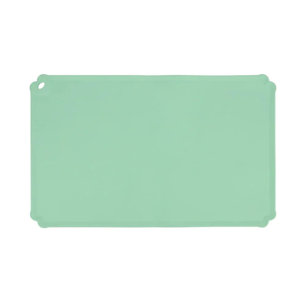 Tapis en silicone pour gamelle de couleur verte pastel avec angle arrondi Oscar et Plume