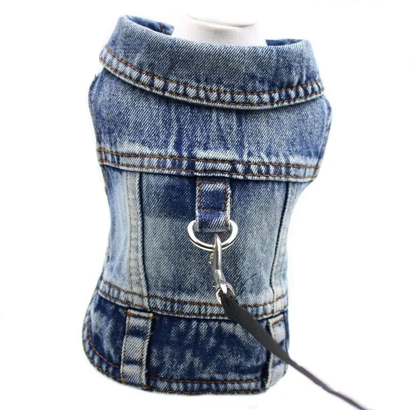 Veste en jean pour chien bleu style denim avec attache pour laisse de la marque Oscar et Plume