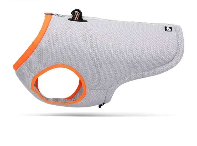 Veste rafraîchissante pour chien grise avec liseré orange et tissu respirant de Oscar et Plume